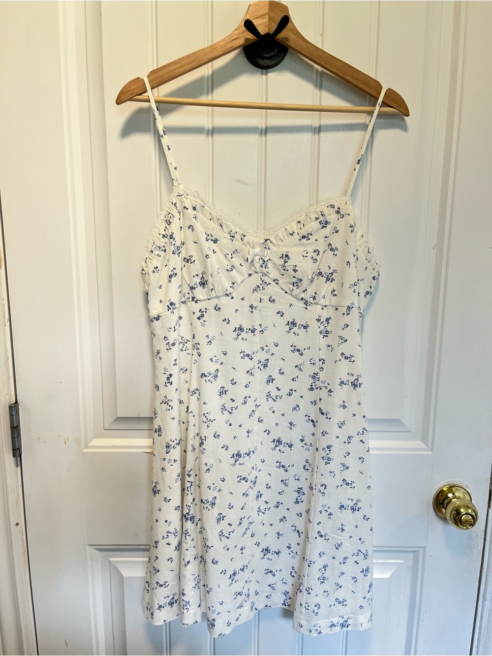 “Ditsy” Floral Sweetheart-Neck Mini Dress - Picture 3 of 12
